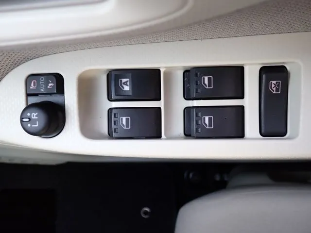 ムーヴ（ダイハツ）の車両写真