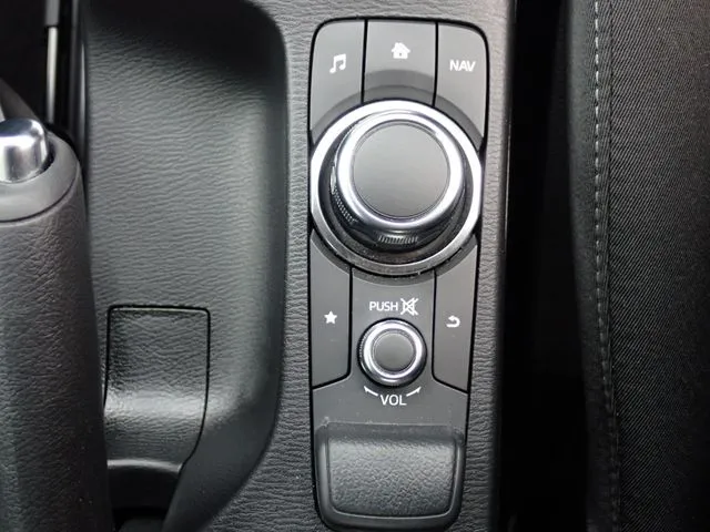 デミオ(マツダ)の車両写真