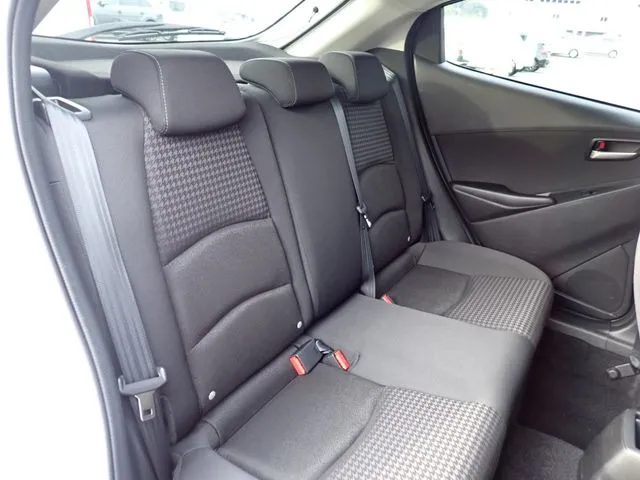 デミオ(マツダ)の車両写真