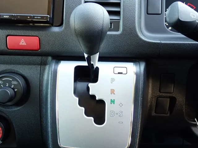 ハイエースバン　１．２５ｔ　２ＷＤ（トヨタ）の車両写真