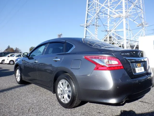 ティアナ（ニッサン）の車両写真