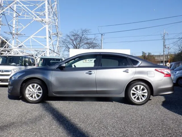 ティアナ（ニッサン）の車両写真