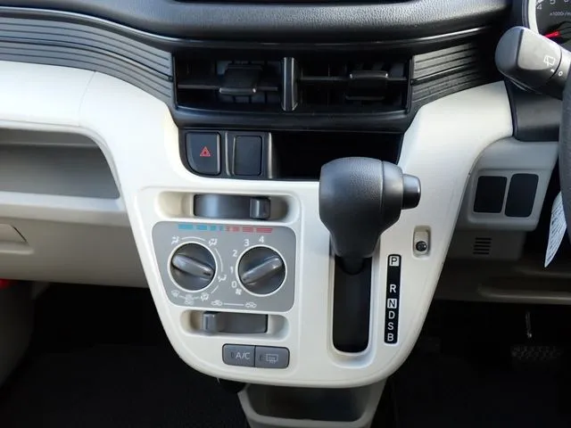 ムーヴ(ダイハツ)の車両写真