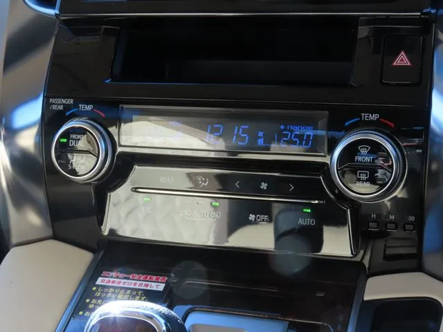 トヨタ アルファード ハイブリッド 4WD