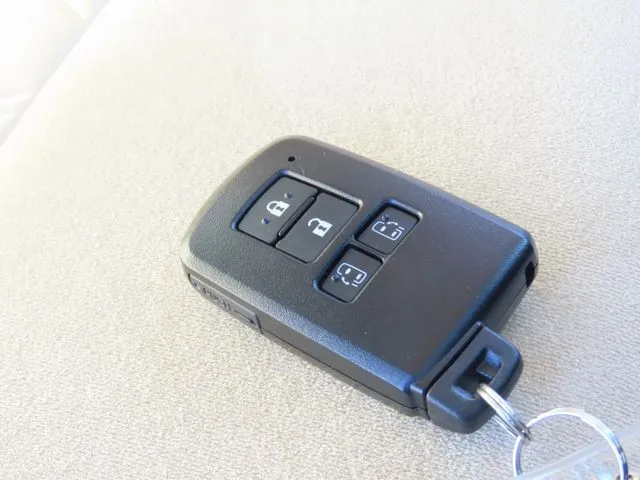 トヨタ アルファード ハイブリッド 4WD