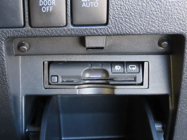 トヨタ アルファード ハイブリッド 4WD