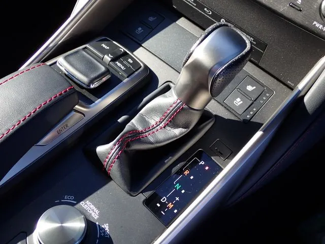 レクサス　ＩＳ３５０（トヨタ）の車両写真