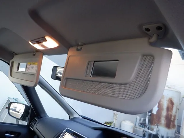 セレナ（ニッサン）の車両写真