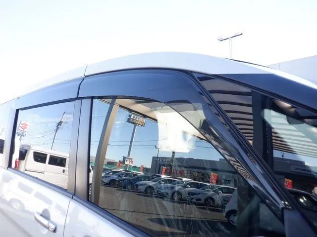 セレナ（ニッサン）の車両写真