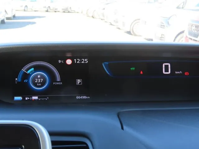 セレナ（ニッサン）の車両写真