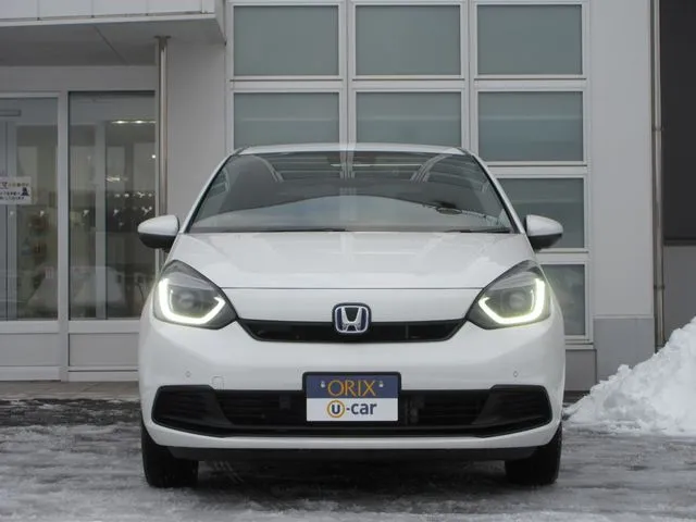 ホンダ　フィット　ｅ：ＨＥＶ　４ＷＤ