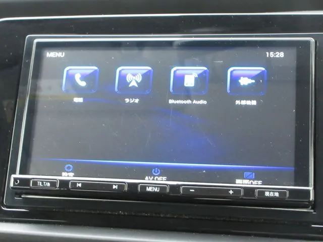 ホンダ　フィット　ｅ：ＨＥＶ　４ＷＤ