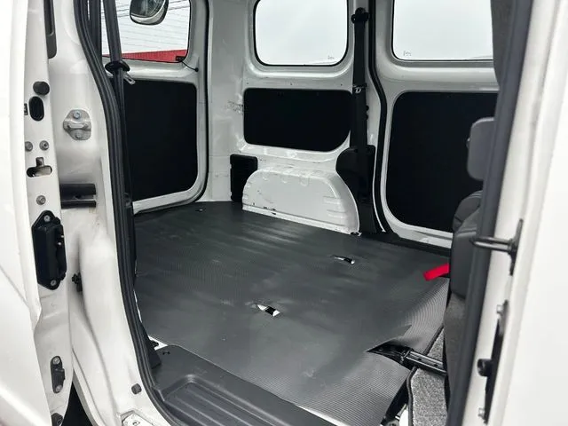 NV200バネットバン(ニッサン)の車両写真