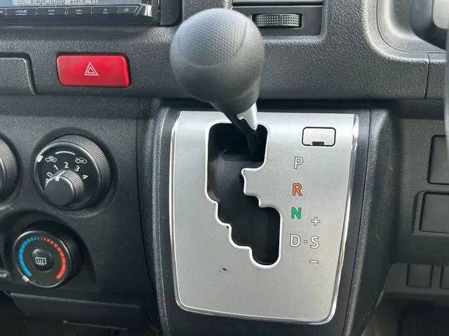 ハイエースバン　１．２５ｔ　２ＷＤ（トヨタ）の車両写真