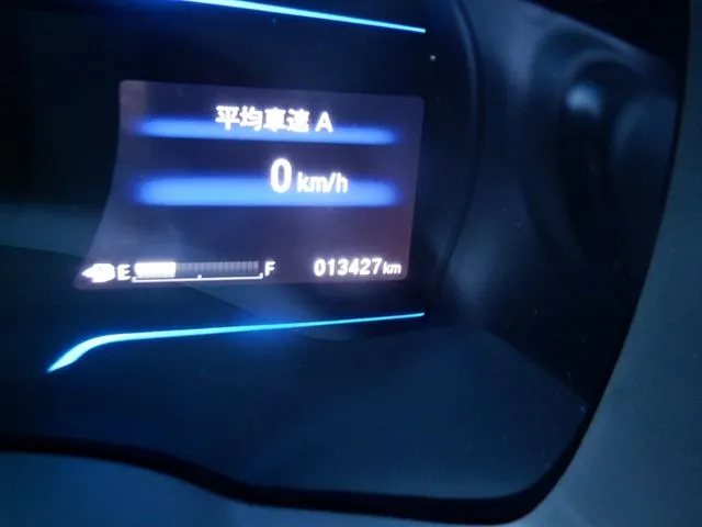 シャトル　ハイブリッド（ホンダ）の車両写真