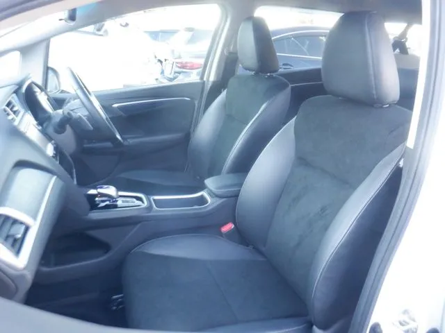 シャトル　ハイブリッド（ホンダ）の車両写真