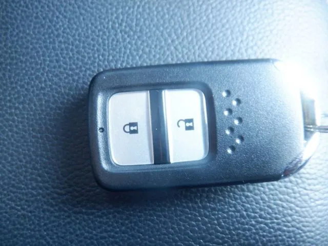 シャトル　ハイブリッド（ホンダ）の車両写真