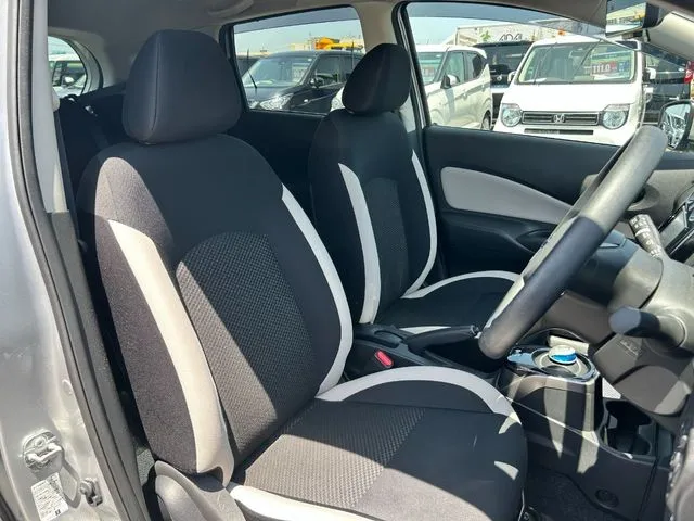 ノート（ニッサン）の車両写真