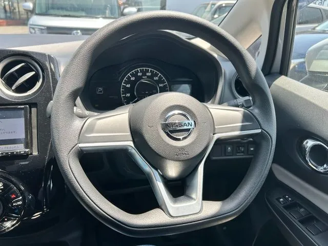 ノート（ニッサン）の車両写真