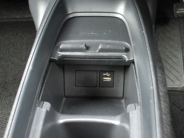 アクア（トヨタ）の車両写真