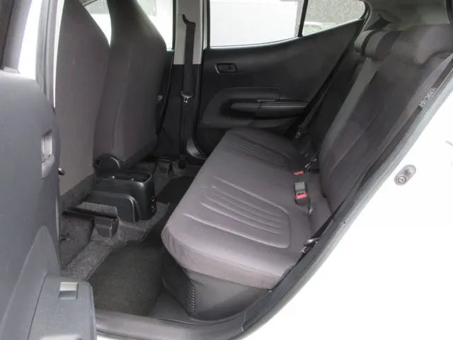 アクア（トヨタ）の車両写真