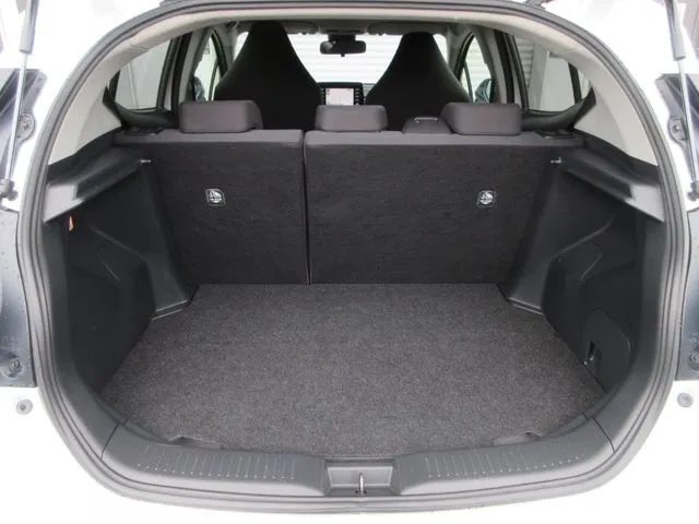 アクア（トヨタ）の車両写真