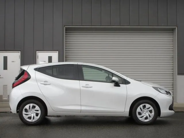 アクア（トヨタ）の車両写真