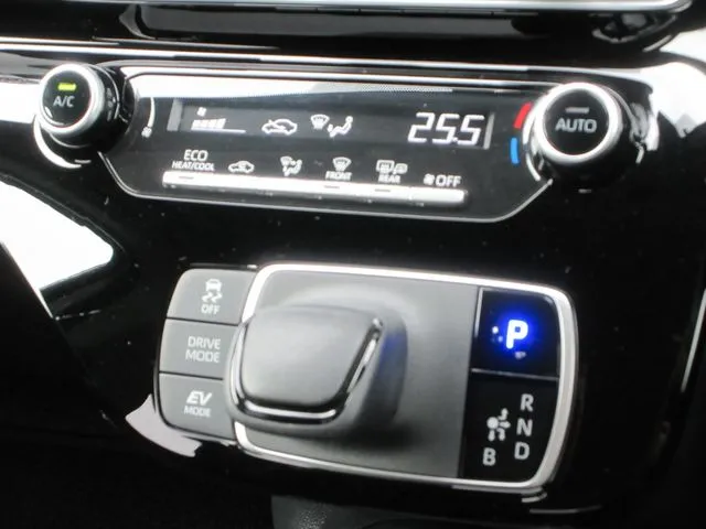 アクア（トヨタ）の車両写真