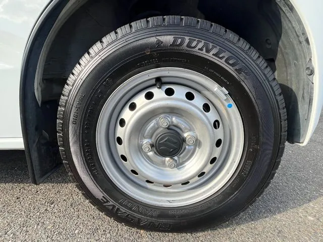 エブリイバン（スズキ）の車両写真