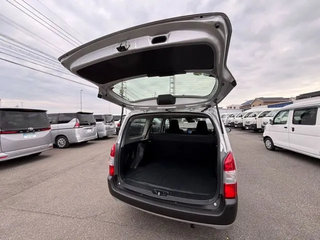 プロボックスバン　２ＷＤ（トヨタ）の車両写真