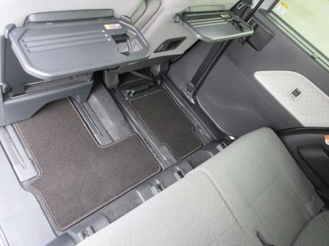 タント 4WD(ダイハツ)の車両写真