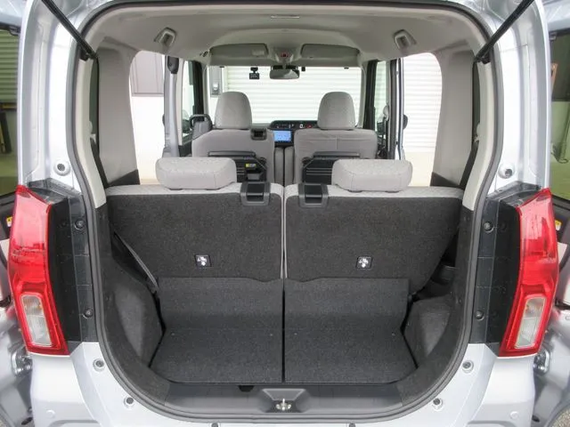 タント 4WD(ダイハツ)の車両写真