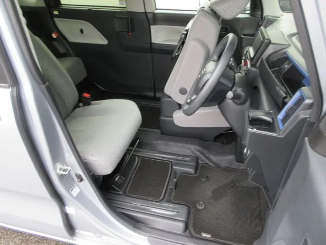 タント 4WD(ダイハツ)の車両写真