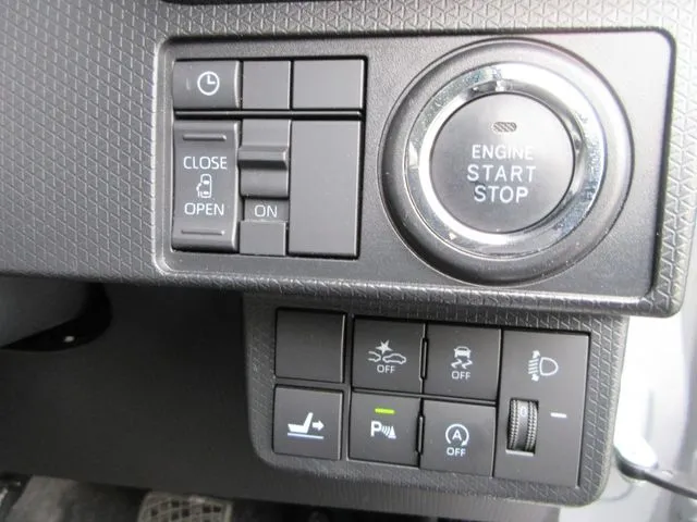 タント 4WD(ダイハツ)の車両写真