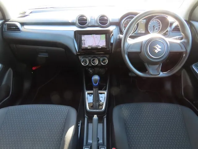 スズキ　スイフト