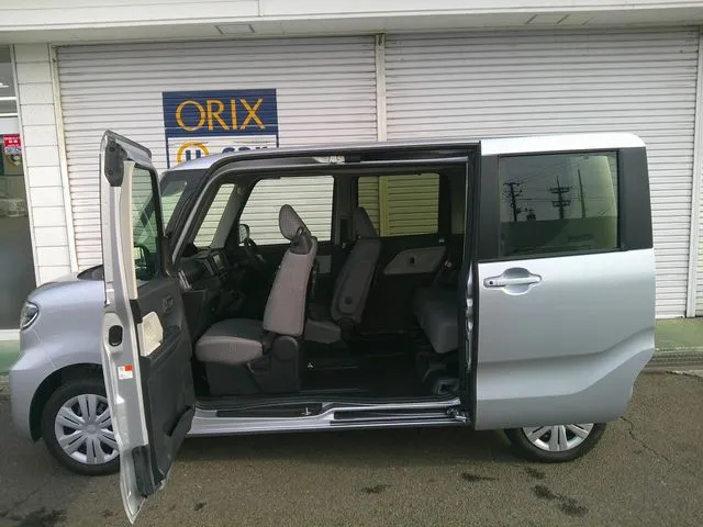 タント　４ＷＤ（ダイハツ）の車両写真