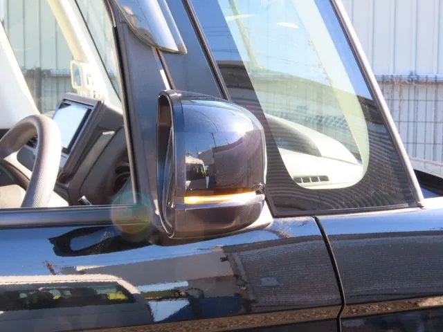 N BOX(ホンダ)の車両写真