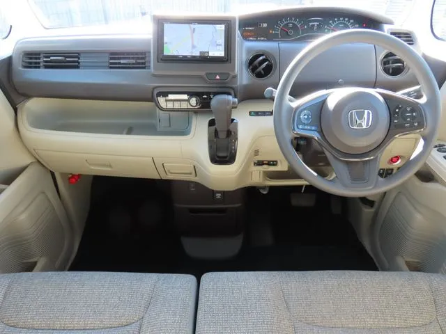 N BOX(ホンダ)の車両写真