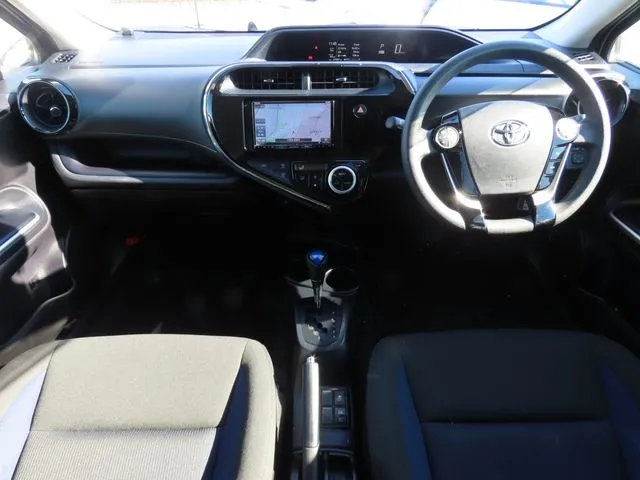 アクア(トヨタ)の車両写真