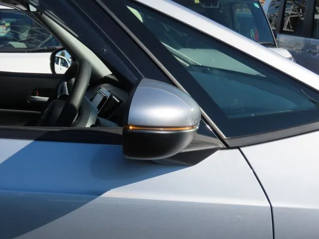 フィット　ｅ：ＨＥＶ（ホンダ）の車両写真