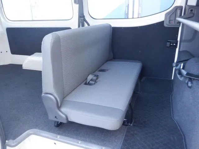 ＮＶ３５０キャラバン　１．２ｔ（ニッサン）の車両写真