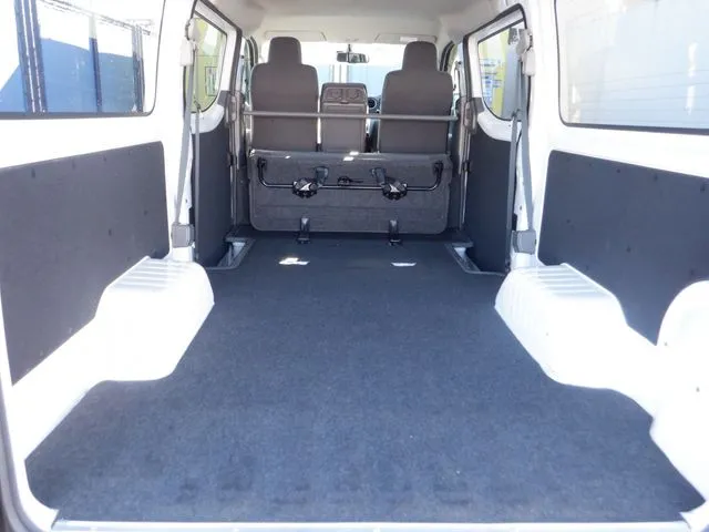 ＮＶ３５０キャラバン　１．２ｔ（ニッサン）の車両写真