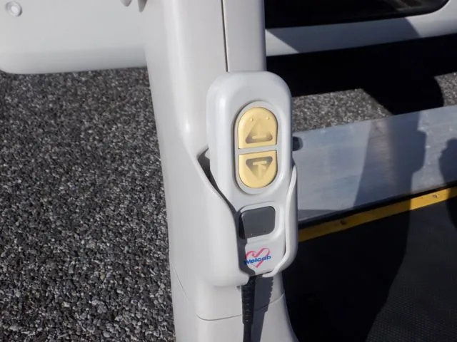 ハイエースバン 4WD(トヨタ)の車両写真