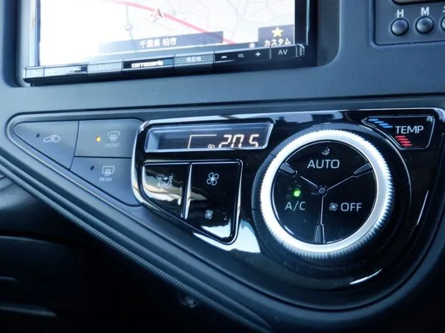 アクア（トヨタ）の車両写真