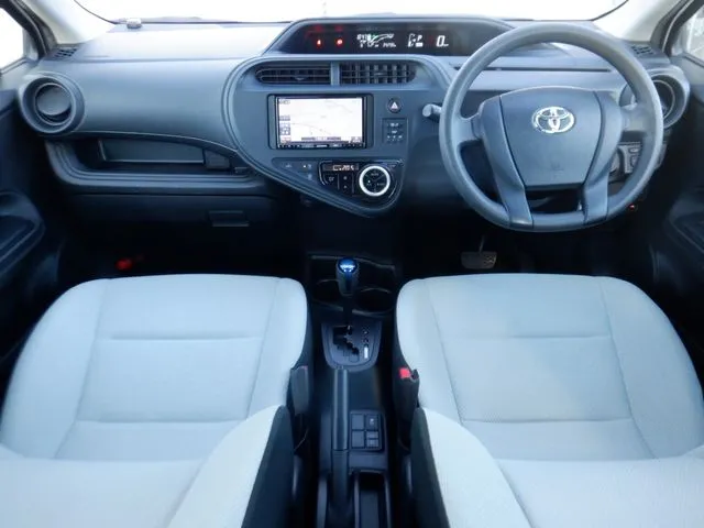 アクア（トヨタ）の車両写真