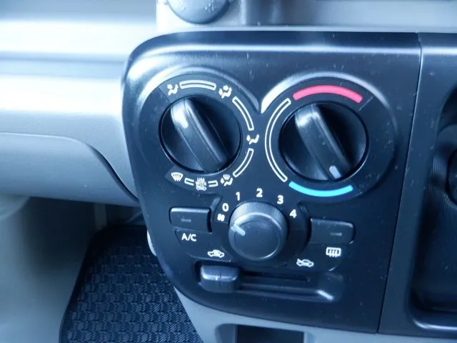 エブリイバン（スズキ）の車両写真