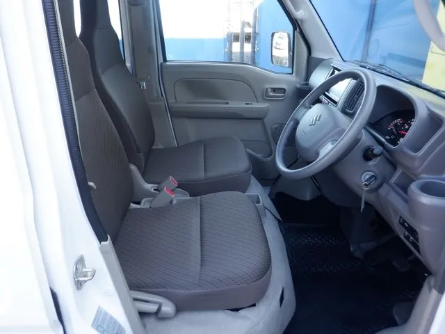 エブリイバン（スズキ）の車両写真