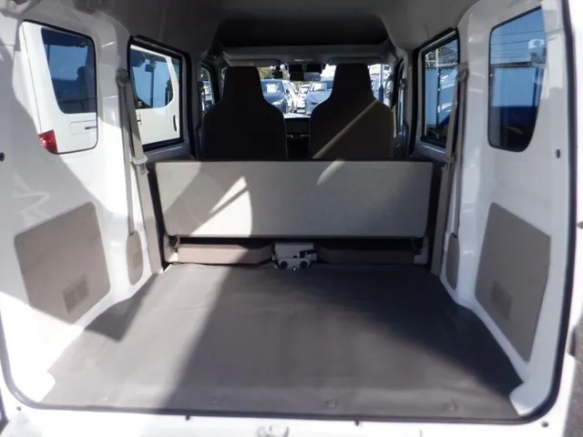 エブリイバン（スズキ）の車両写真