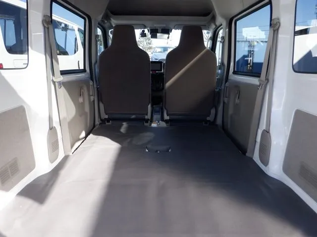 エブリイバン（スズキ）の車両写真