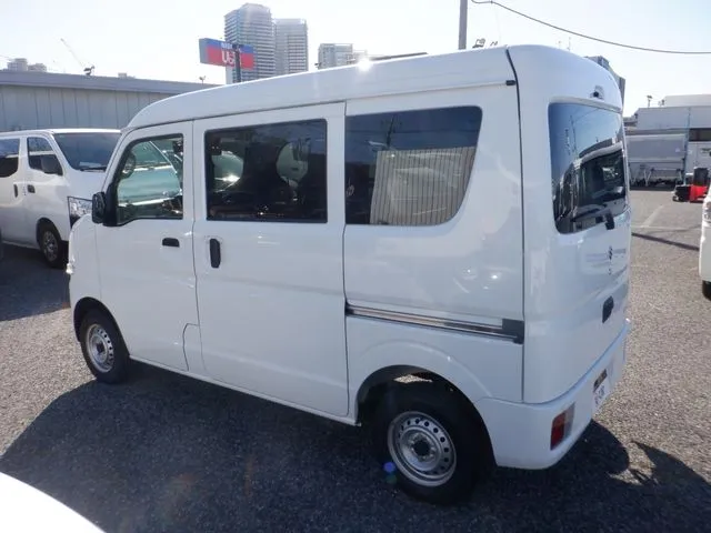 エブリイバン（スズキ）の車両写真